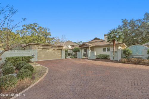10126 Courtyards Pl W, Jacksonville, FL, 32256-7161 | Card Image