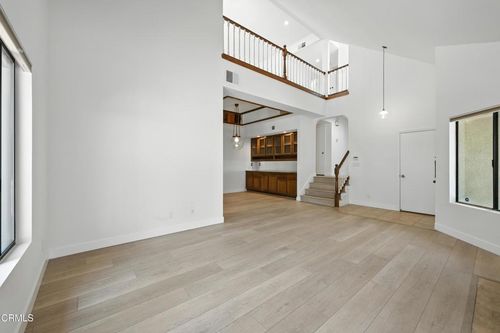 35-18731 Hatteras St, Tarzana, CA, 91356 | Card Image