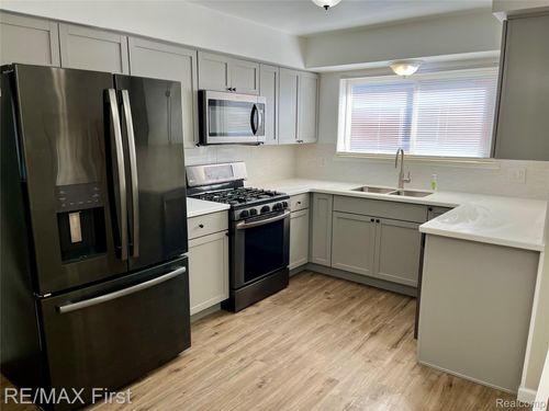 24653 Masch Ave, Warren, MI, 48091-1738 | Card Image