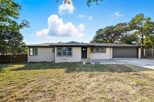 104 Vanshire Rd W, Lakeside, TX, 76108-9465 | Card Image