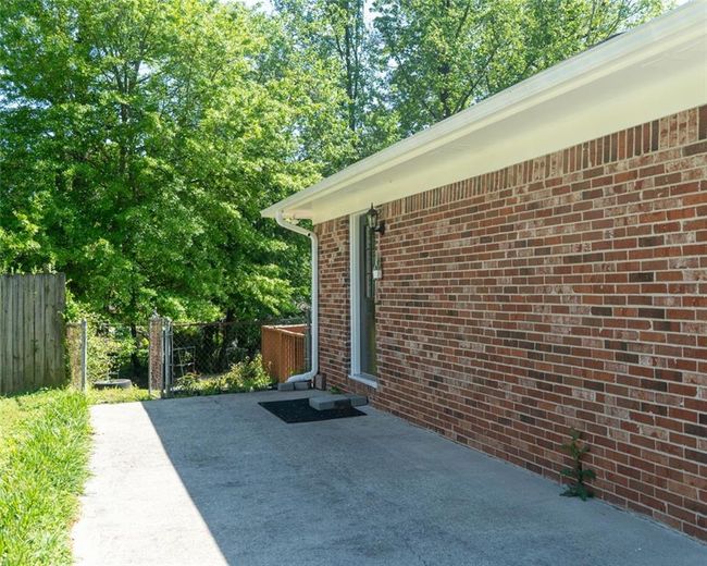 724 Camelot Way, House other with 3 bedrooms, 2 bathrooms and null parking in Norcross GA | Image 5