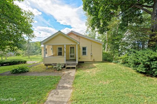 27 North Rd, Clarksville, NY, 12041-1228 | Card Image