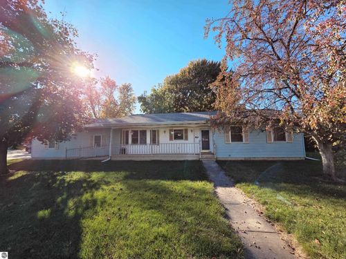 239 E Summit Street, Breckenridge, MI, 48615 | Card Image