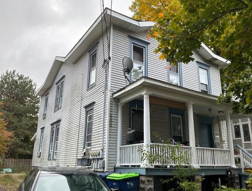 910 N Van Buren Street, Bay City, MI, 48708 | Card Image
