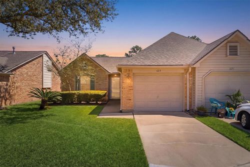 623 E Country Grove Cir, Pearland, TX, 77584-2049 | Card Image