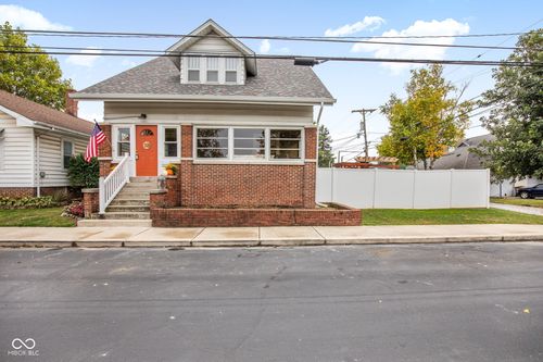 315 W Washington St, Tipton, IN, 46072-1650 | Card Image