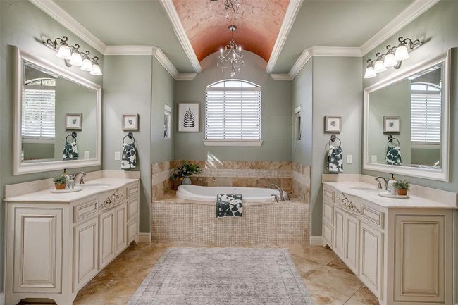 1204 E Scandinavian Ct, House other with 4 bedrooms, 4 bathrooms and null parking in Granbury TX | Image 29