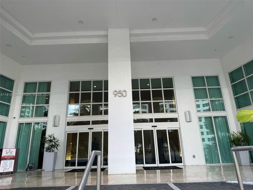 apt-2703-950 Brickell Bay Dr, Miami, FL, 33131-3954 | Card Image