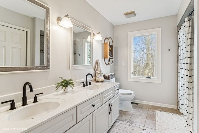 575 Christopher Dr, House other with 5 bedrooms, 4 bathrooms and 3 parking in North Barrington IL | Image 17