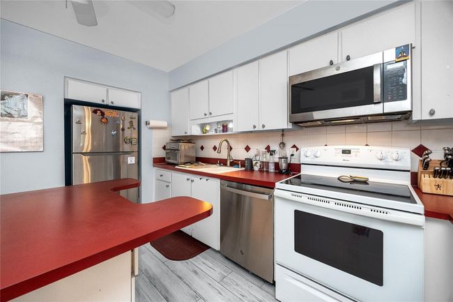 APT-109 - 211 Pasadena Ave N, Condo with 2 bedrooms, 2 bathrooms and null parking in ST PETERSBURG FL | Image 19
