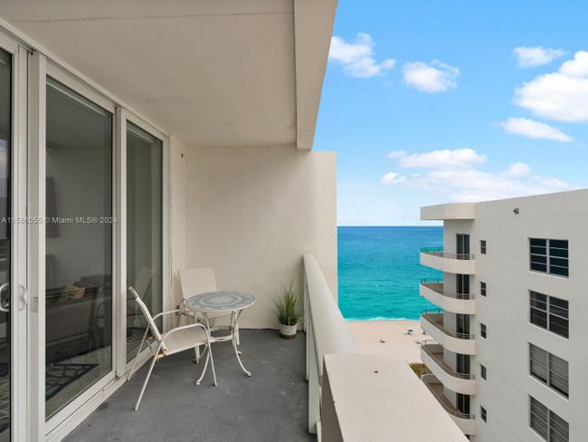 1714 - 5601 Collins Ave, Condo with 2 bedrooms, 2 bathrooms and null parking in Miami Beach FL | Image 2