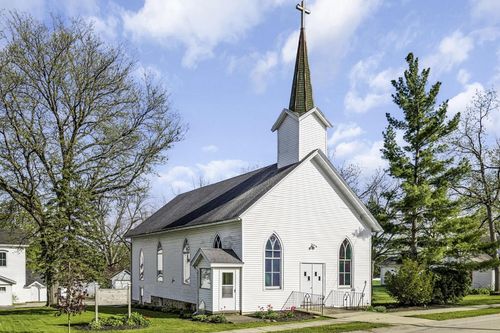 1529 Church Street, Lyons, WI, 53148 | Card Image