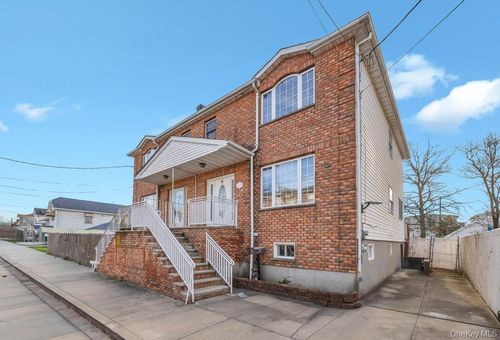 102 163rd Dr, Howard Beach, NY, 11414-3918 | Card Image