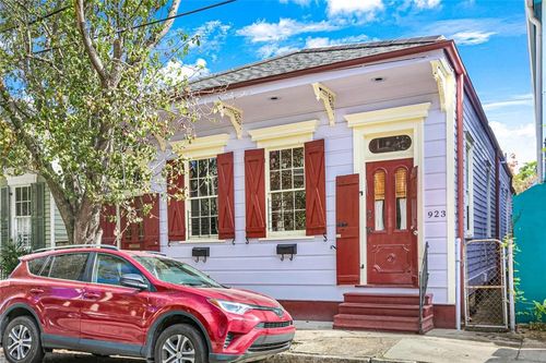 923 Clouet St, New Orleans, LA, 70117-6722 | Card Image