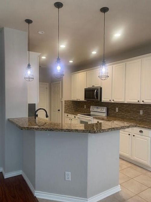30 Peachridge Pl, The Woodlands, TX, 77382-1739 | Card Image