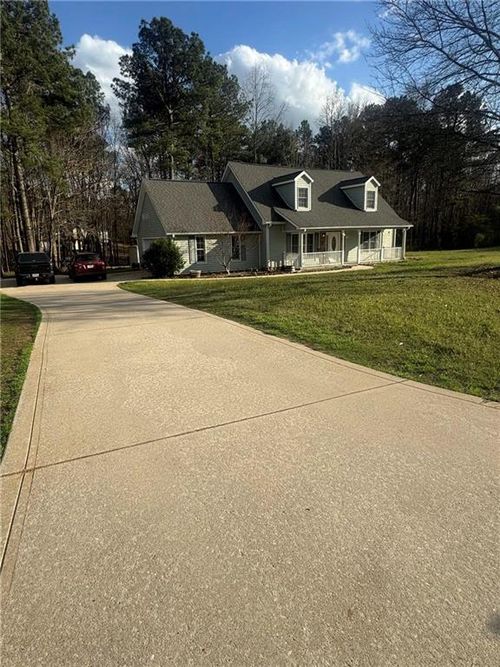 35 Chestnut Dr, Covington, GA, 30016-5582 | Card Image