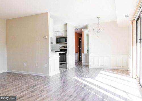 apt-104-7618 Savannah St, FALLS CHURCH, VA, 22043-3697 | Card Image