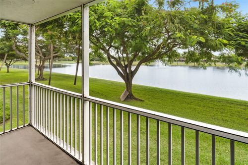 apt-204-3150 N Course Ln, Pompano Beach, FL, 33069-5412 | Card Image