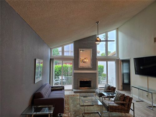 572 S Sunrise #24 Way, Palm Springs, CA, 92264 | Card Image