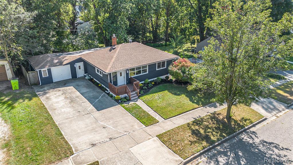 Newport Ave, Pontiac, MI 48340