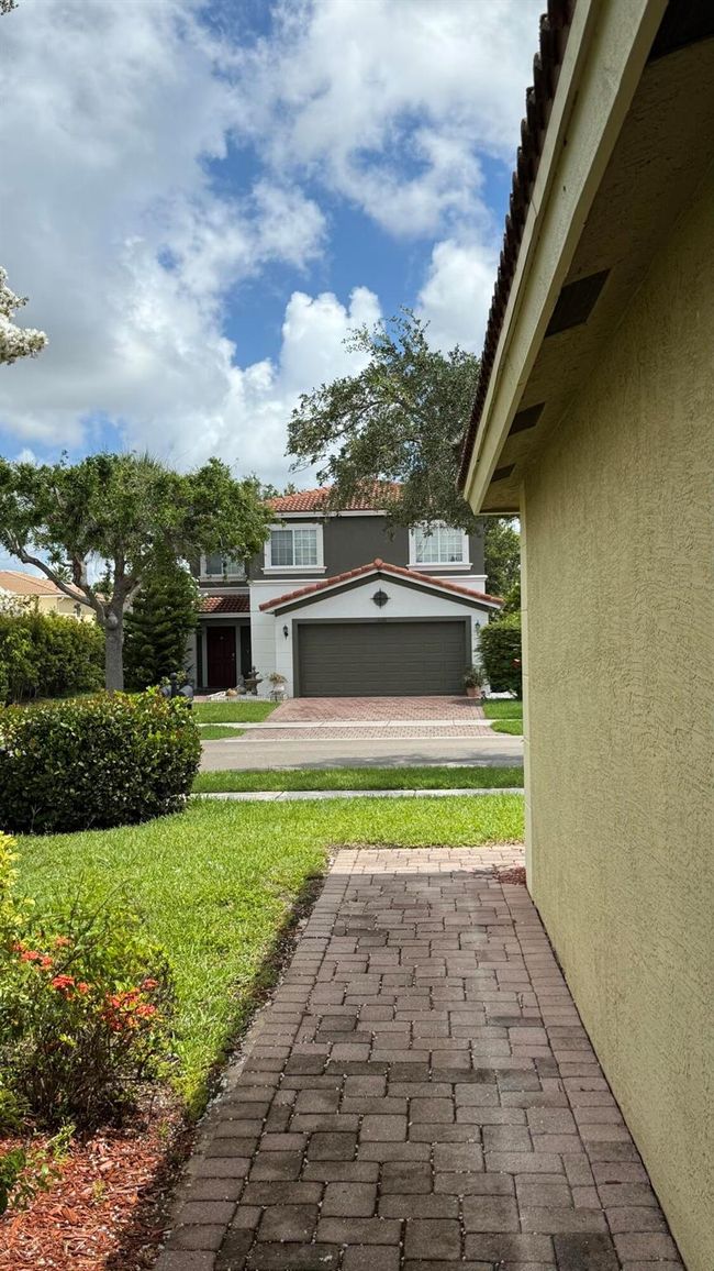 2131 Sw Newport Isles Boulevard Boulevard, House other with 3 bedrooms, 2 bathrooms and null parking in Port St Lucie FL | Image 25