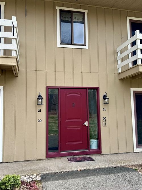 31-82 S Maple St, Westfield, MA, 01085-4376 | Card Image