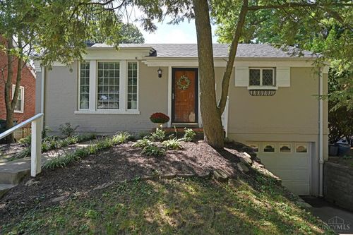 3301 Maplecrest Pl, Cincinnati, OH, 45209 | Card Image