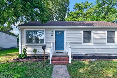 215 Courtney Dr, Hampton, VA, 23669-2518 | Card Image