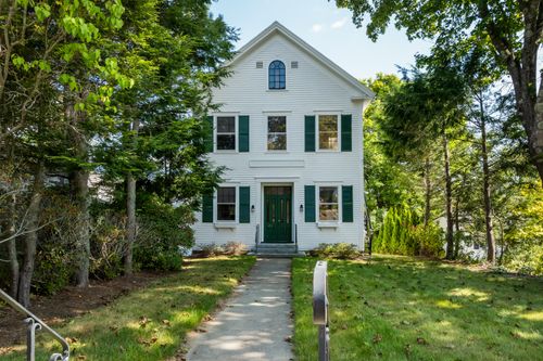 25 Oak St, Boothbay Harbor, ME, 04538-1816 | Card Image
