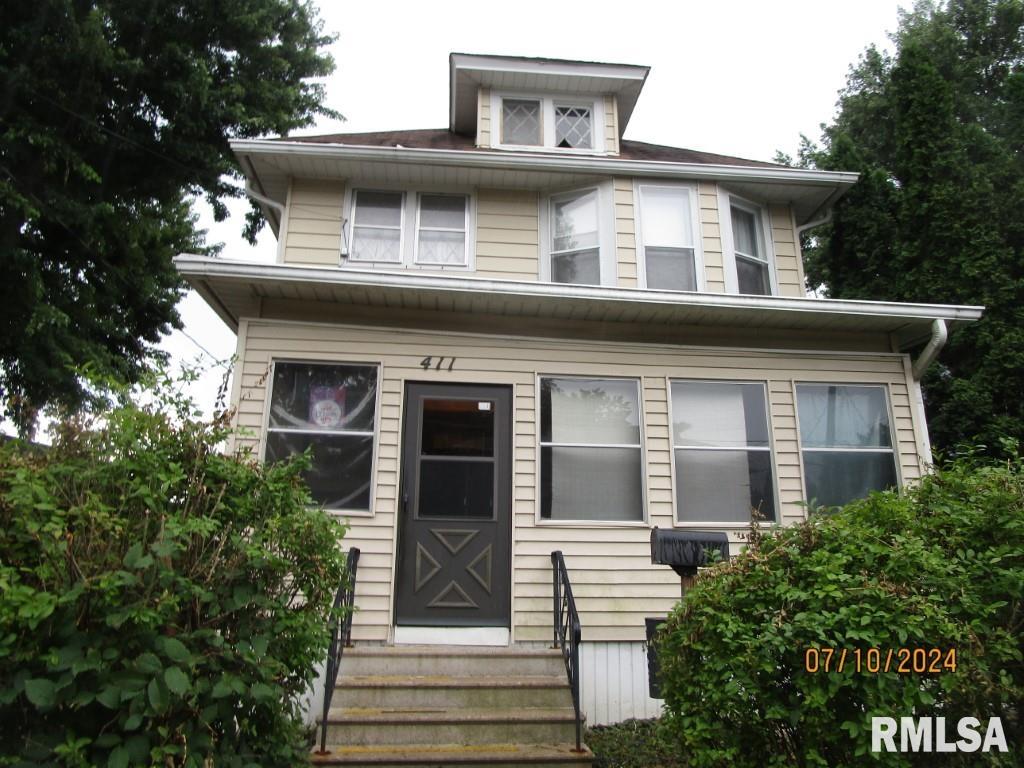 13th St, Davenport, IA 52803