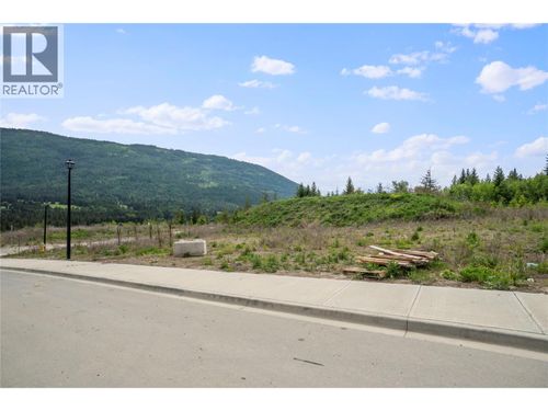 6951 44 Street Ne, Salmon Arm, BC, V0E1K0 | Card Image