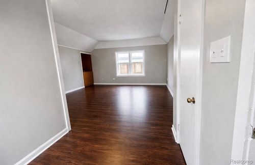 5532 Kensington Ave, Detroit, MI, 48224-2624 | Card Image