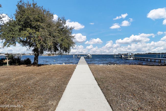 943 Chadwick Shores Dr, House other with 4 bedrooms, 4 bathrooms and null parking in Sneads Ferry NC | Image 46