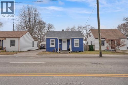 14 Mcnaughton Ave, Wallaceburg, ON, N8A1R8 | Card Image