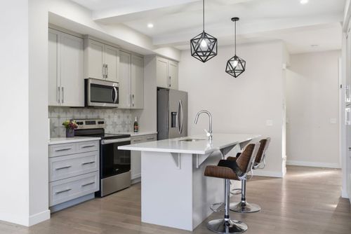 304 Creekrun Cres Sw, Airdrie, AB, T4B5J8 | Card Image