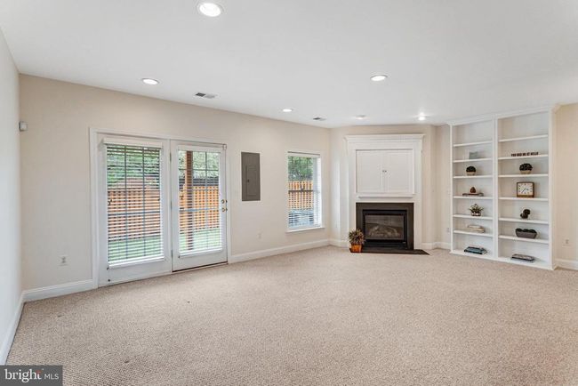 25804 Commons Sq, Townhouse with 3 bedrooms, 4 bathrooms and null parking in CHANTILLY VA | Image 31