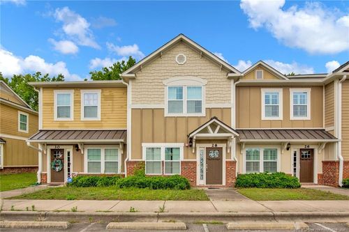 28 Hunters Run Ave, Pembroke, NC, 28372-3610 | Card Image