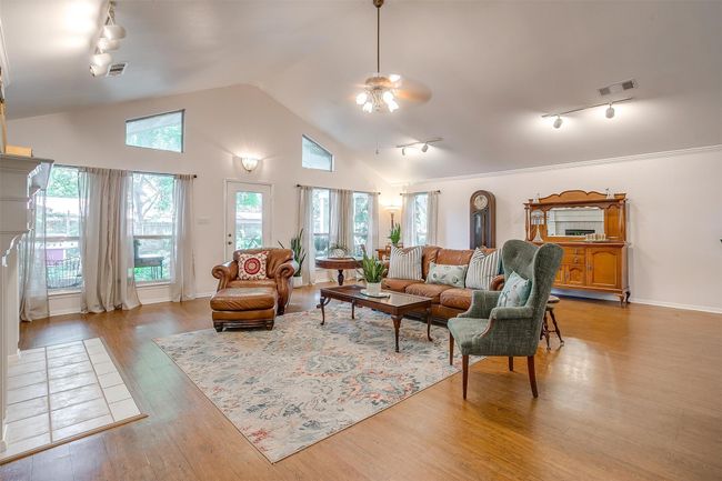 512 N Parkridge Dr, House other with 4 bedrooms, 3 bathrooms and null parking in Mansfield TX | Image 11