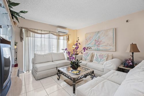 413-4174 Inverrary Dr, Lauderhill, FL, 33319-4578 | Card Image