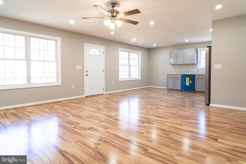 240 Deford Ave, STANLEY, VA, 22851-3746 | Card Image