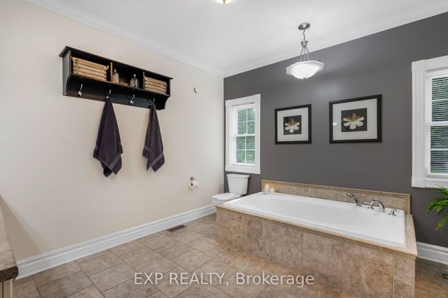 3057 Henrie Rd, House other with 3 bedrooms, 4 bathrooms and 8 parking in Saint-Pascal-Baylon ON | Image 17
