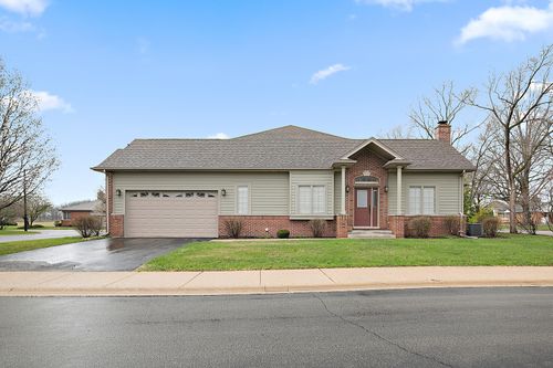 738 River Place Dr, Bourbonnais, IL, 60914-1833 | Card Image