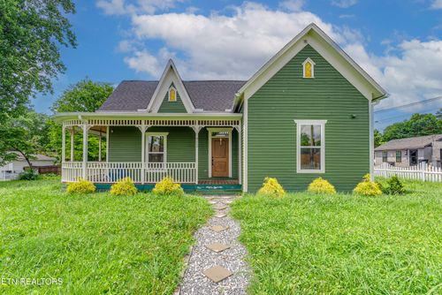 413 E Inskip Dr, KNOXVILLE, TN, 37912-4142 | Card Image