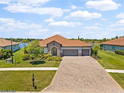 2038 Grove Dr, NAPLES, FL, 34120-7574 | Card Image