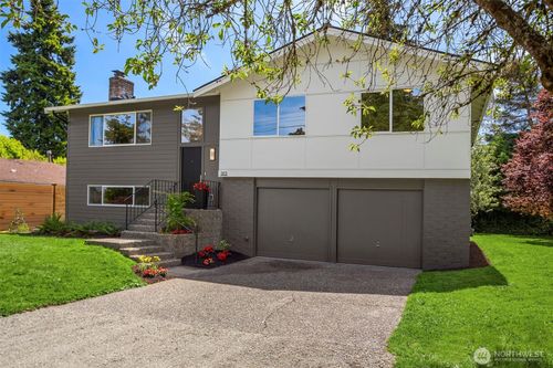 303 Ne 133rd St, Seattle, WA, 98125-3016 | Card Image