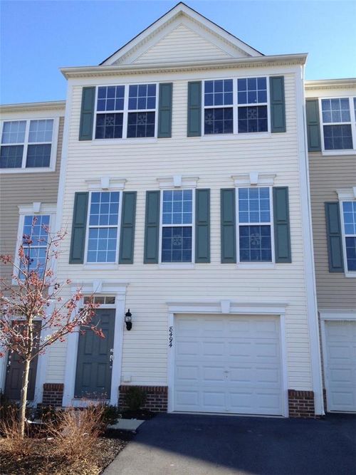 8494 Putnam Ct, BREINIGSVILLE, PA, 18031-1581 | Card Image