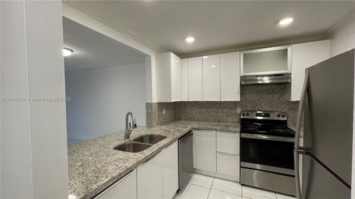 apt-107-7830 Camino Real, Miami, FL, 33143-6829 | Card Image