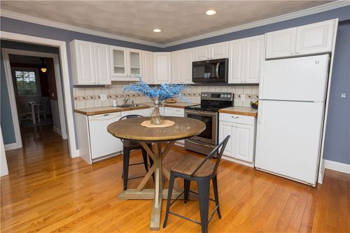 2799 Pawtucket Ave, East Providence, RI, 02914-3367 | Card Image