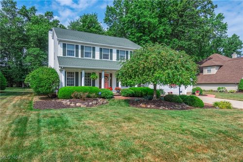 989 Jonathan St, Amherst, OH, 44001-3130 | Card Image
