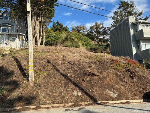 547 Farallon Ave, Pacifica, CA, 94044-1440 | Card Image